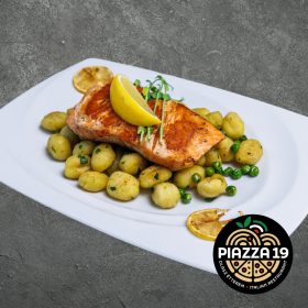   Salmone al Forno / Sütőben sült lazac citrommal, cukorborsós gnocchival